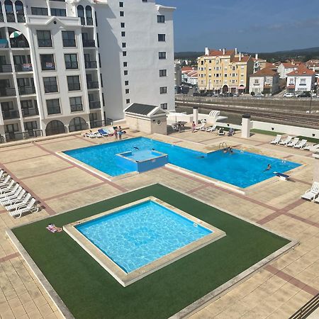 Beachfront 3Bdr Apt On Marginal Boulevard Sao Martinho do Porto Bagian luar foto