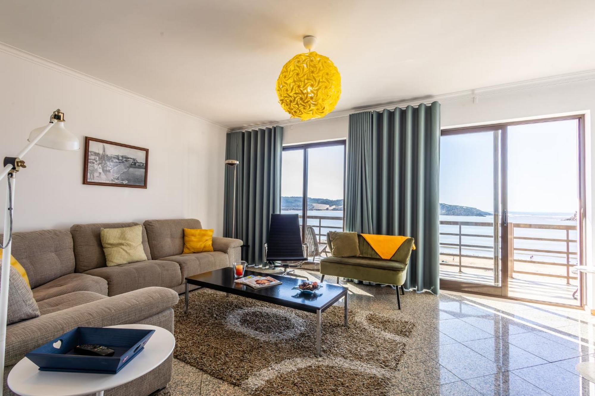 Beachfront 3Bdr Apt On Marginal Boulevard Sao Martinho do Porto Bagian luar foto